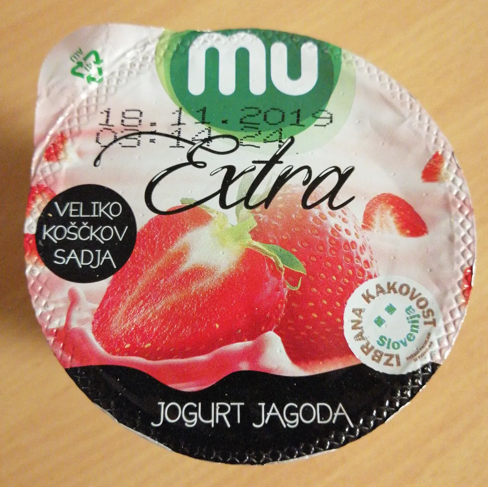 Sadni jogurt jagoda