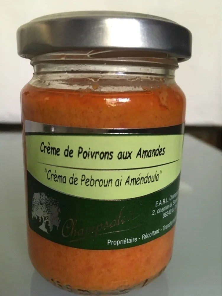 Crème de poivrons aux amandes