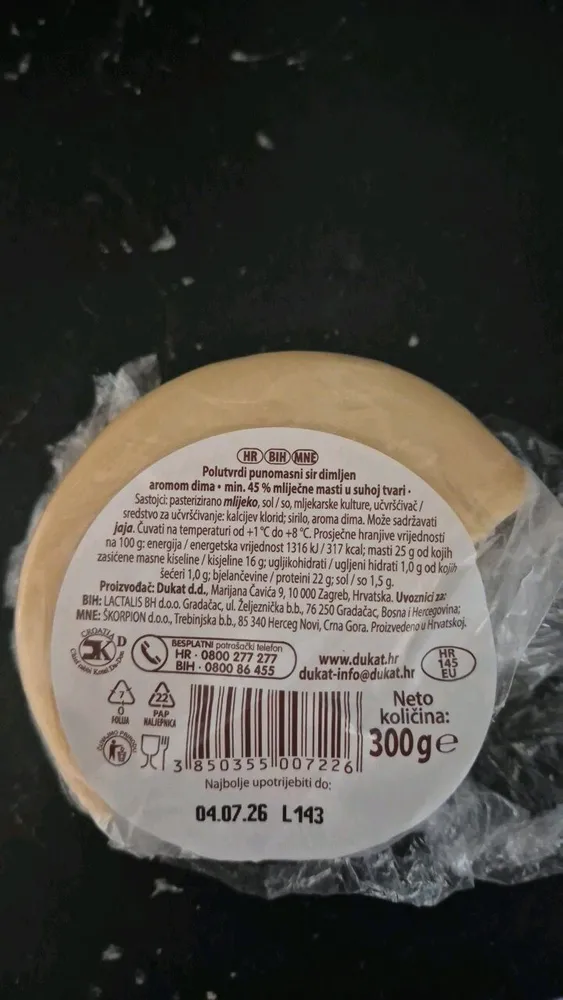 Polutvrdi punomasni sir dimljen