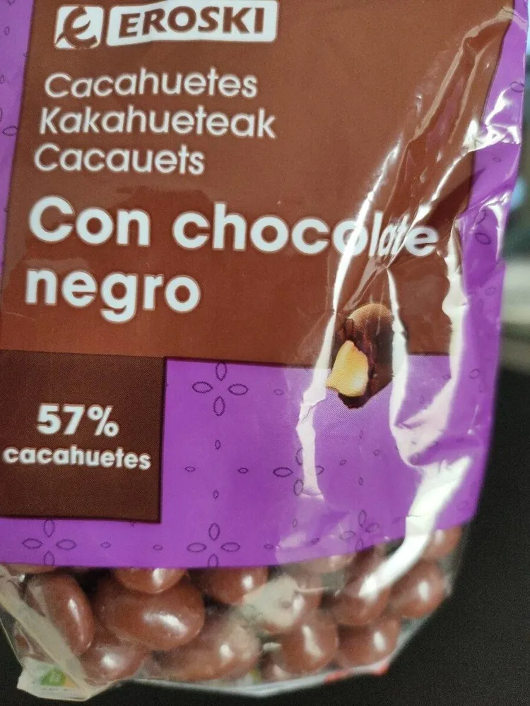 Cacahuetes con chocolate negro