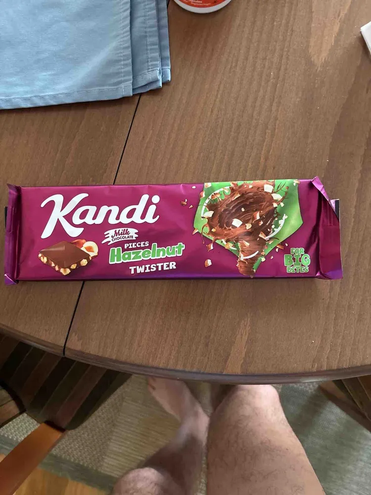 Milk Chocolate Pieces Hazelnut Twister