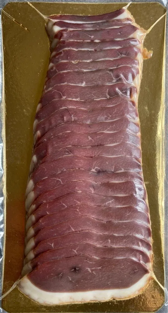 Magret de canard fumé tranché