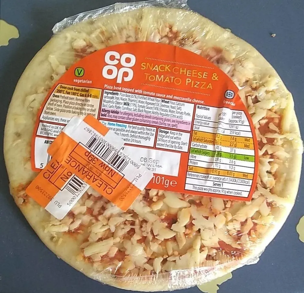 Snack cheese and tomato pizza