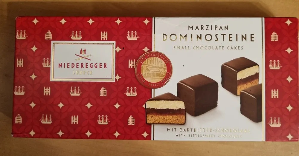 Marzipan Dominosteine