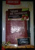 Salami mit Haselnüssen