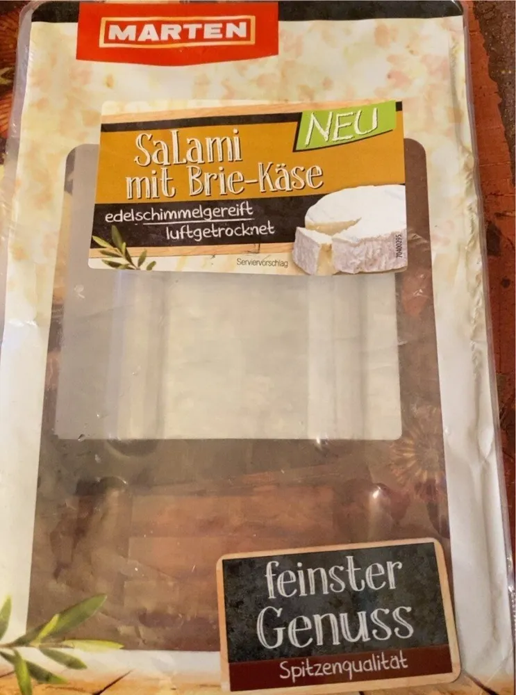Salami mit Bri-Käse