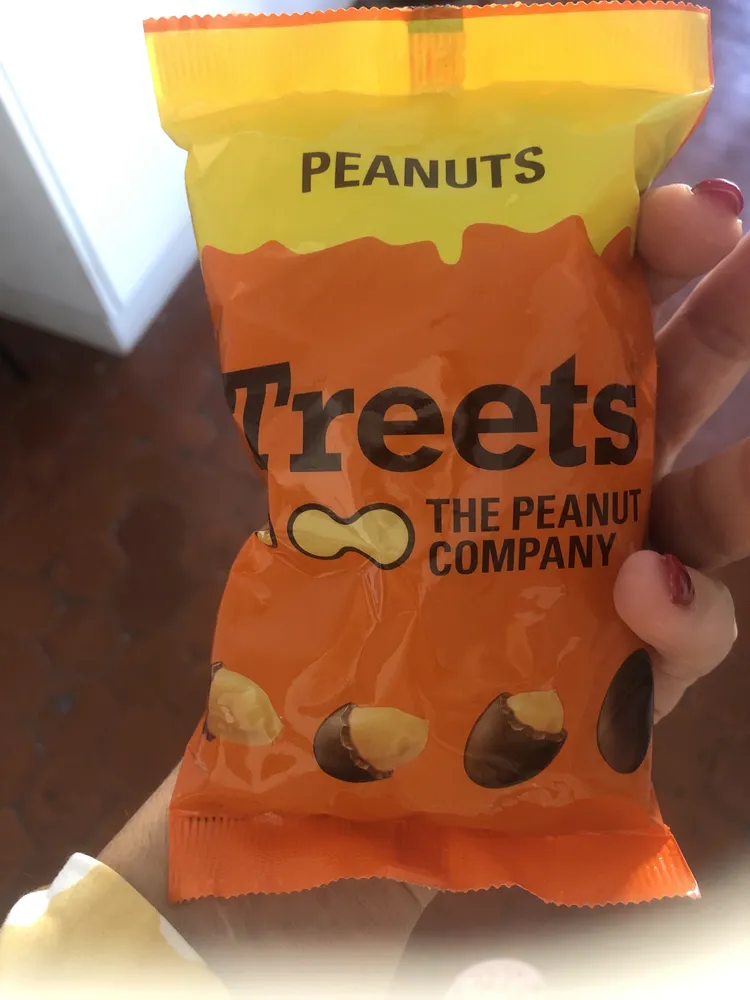 PEANUTS