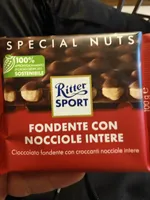DARK WHOLE HAZELNUTS