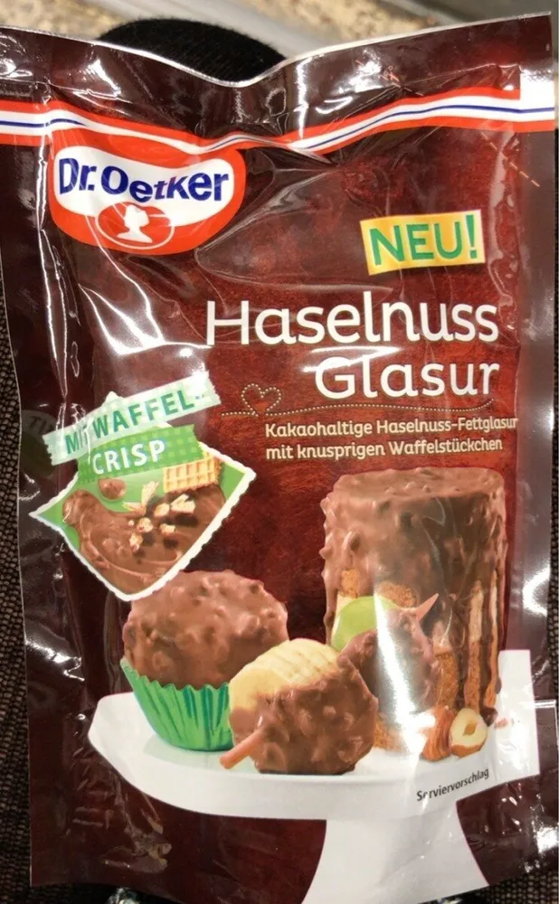 Haselnuss Glasur mit Waffel Crisp