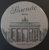 Feine alkoholfreie Pralinenauswahl mit Marzipan-Walnuss, Pistazien-Nougat, Trüffel-Krokant und Blätterkrokant