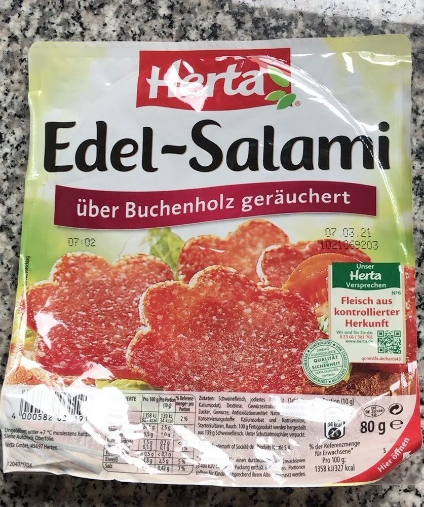 Herta Edel Salami über Buchenholz Geräuchert, Sala...