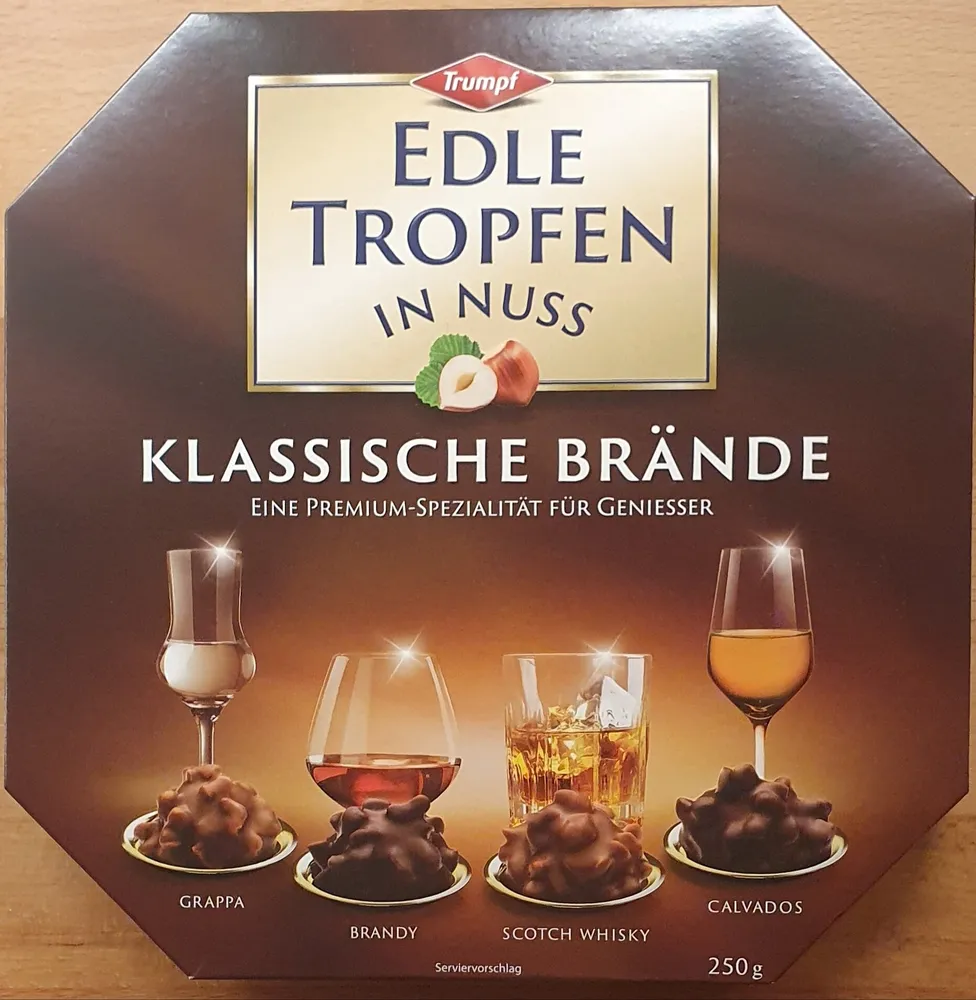 Edle Tropfen in Nuss - Klassische Brände