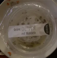 Grüne Oliven mit Mandeln