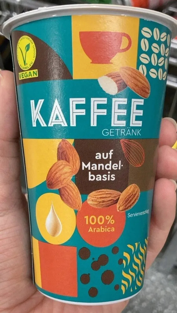 Kaffee auf mandelbasis
