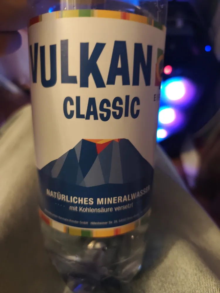 CLASSIC NATÜRLICHES MINERALWASSER