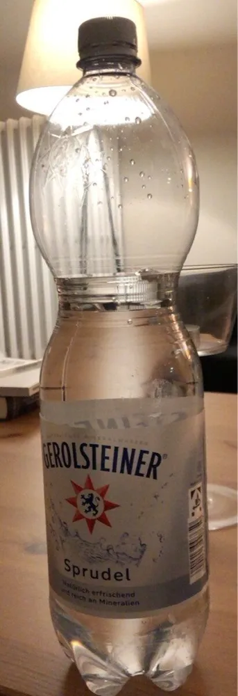 ALDI GEROLSTEINER Mineralwasser Sprudel Classic mit viel Kohlensäure (silber) Im Aufsteller -40 % UVP 0.99€ 0.59€ 1,5-L-Flasche Liter 0.39€ Zzgl. Pfand 0.25€