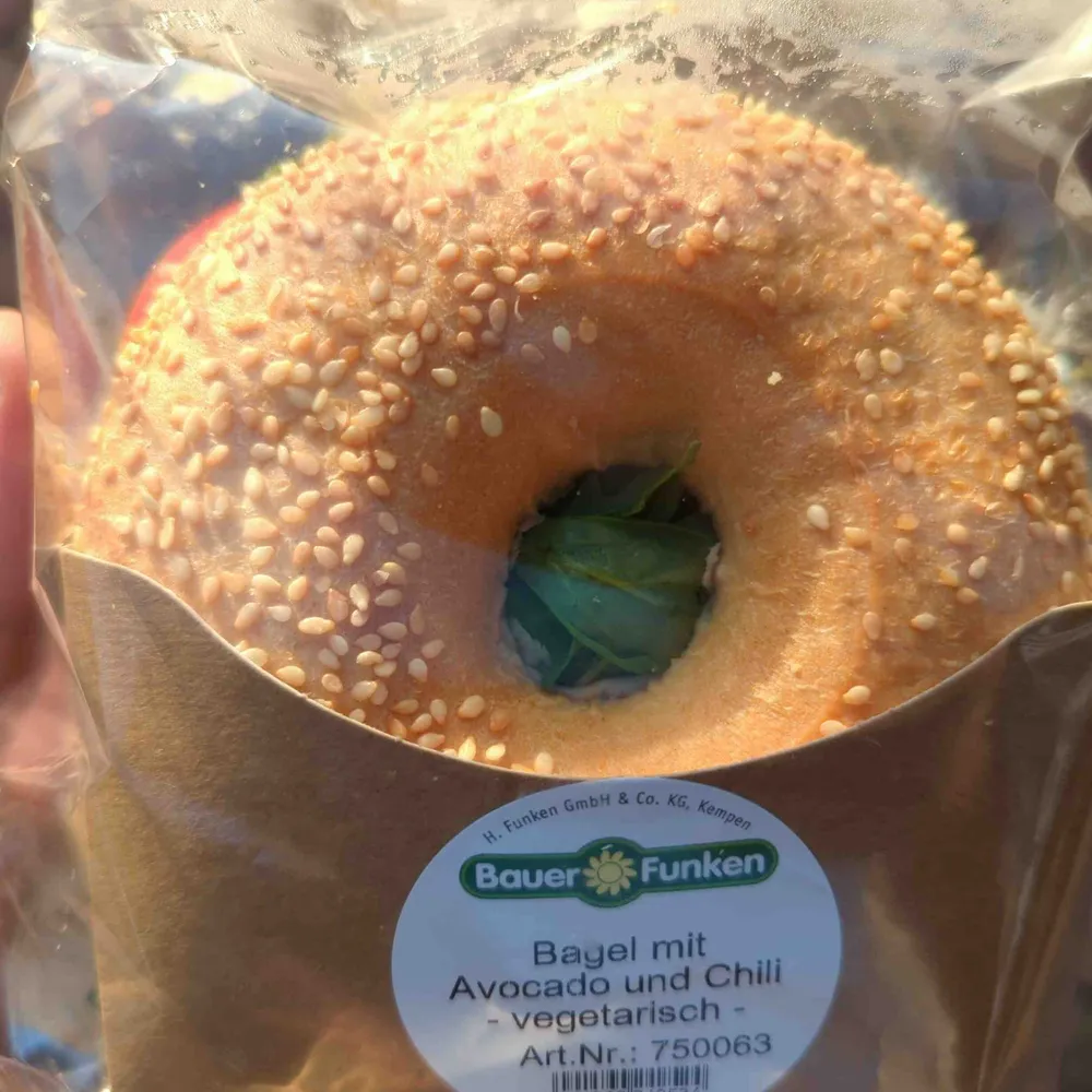Avocado Chili Bagel