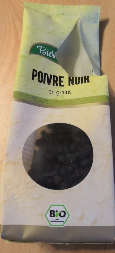 Poivre noir en