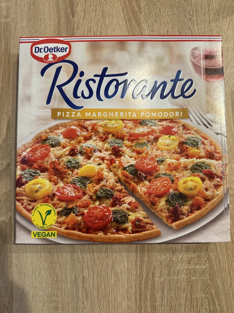 Vegan margherita pizza