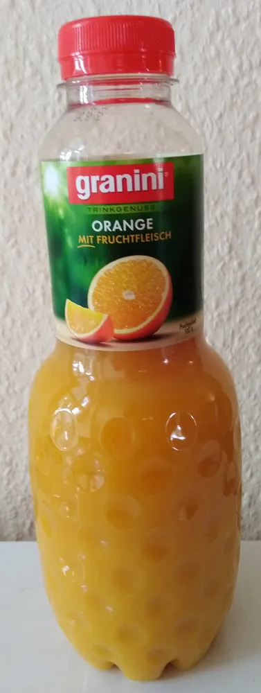 Trinkgenuss Orangen mit Fruchtfleisch