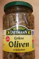 Grüne Oliven in Scheiben