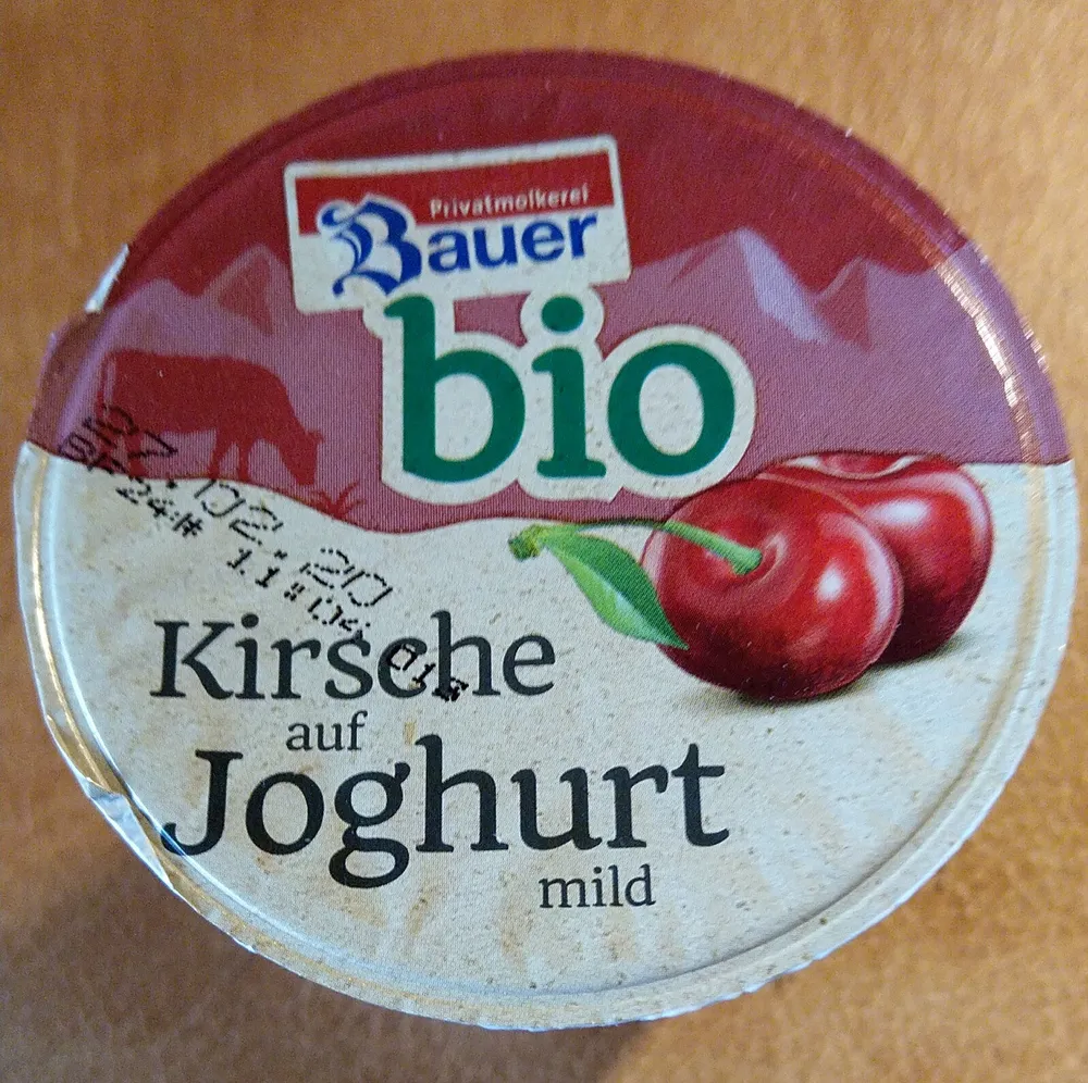Kirsche auf Joghurt mild