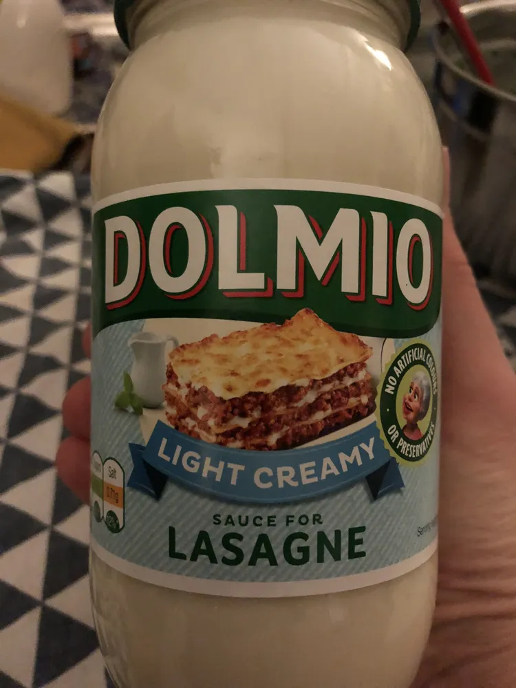 Light creamy Sauce for lasagne