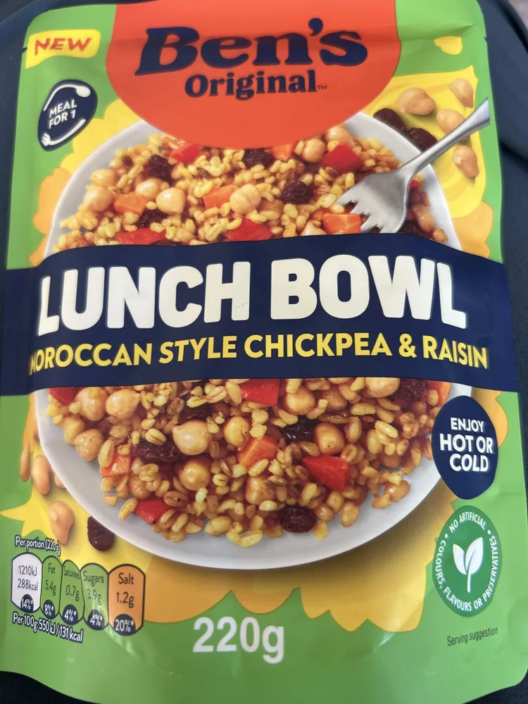 lunch bowl Moroccan style chickpea & raisin