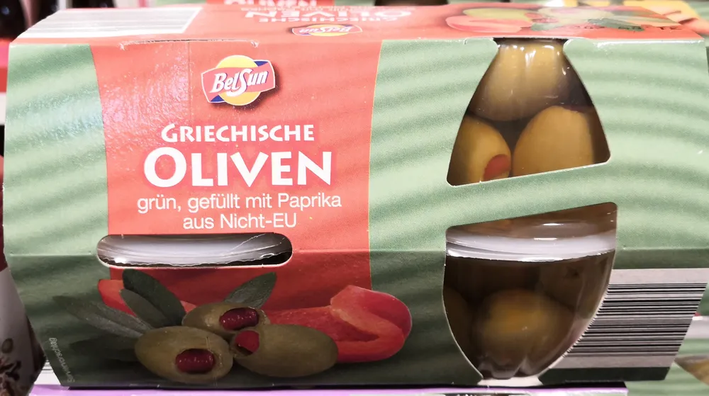 Griechische Oliven, grün, gefüllt mit Paprika