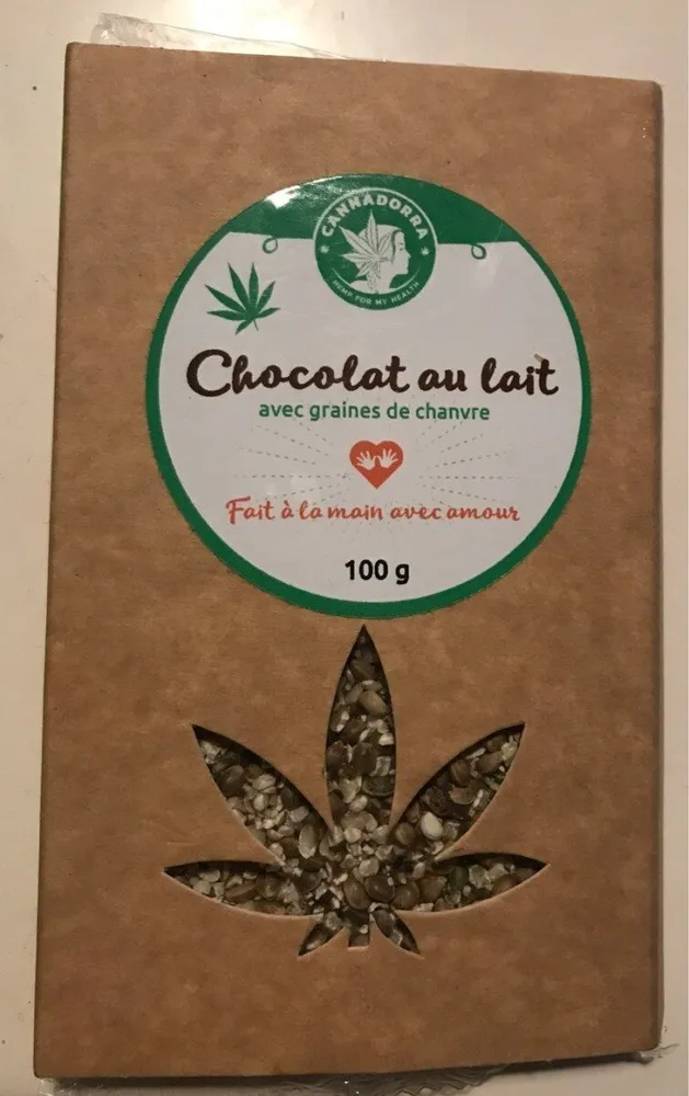 Chocolat au lait avec graines de chanvre