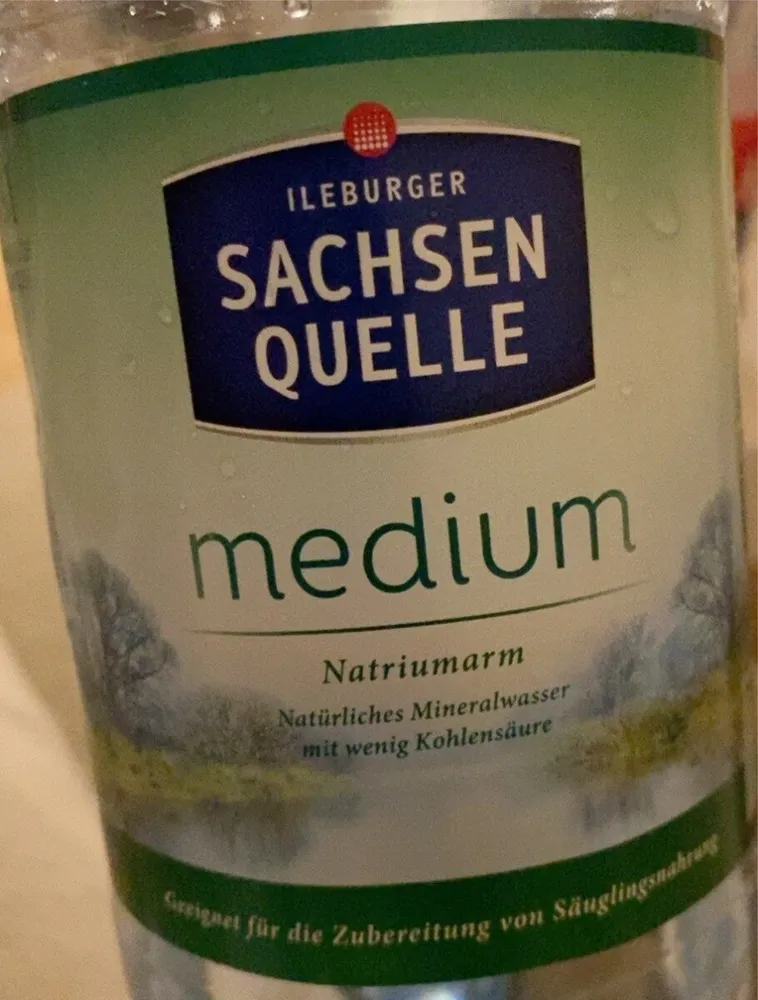 Natürliches Mineralwasser