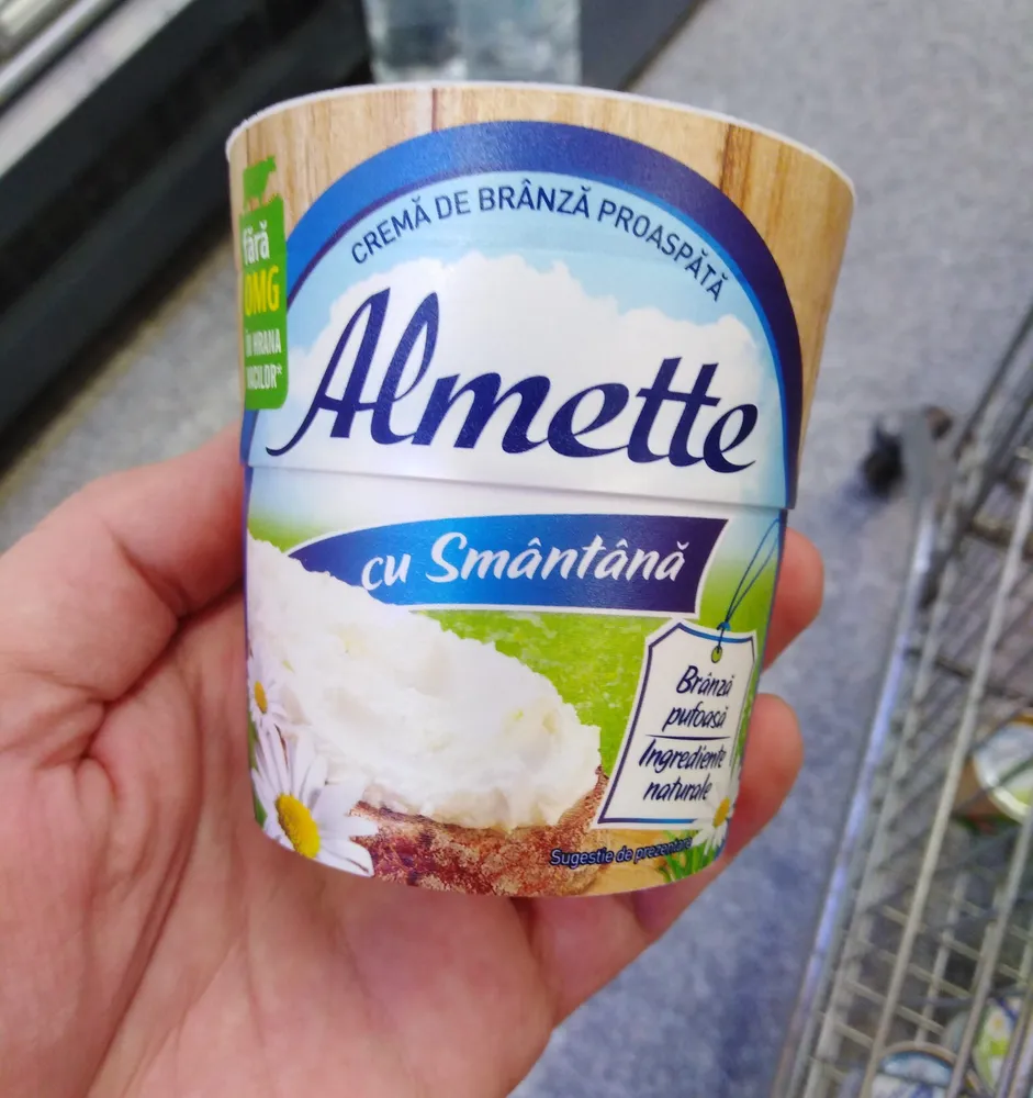 Almette Cu Smântân?