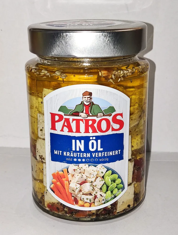 Würfel in Öl mit Kräutern