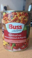 Nudeltopf mit Schweinefleisch und Paprika