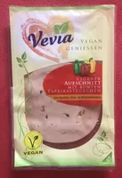 Veganer Aufschnitt mit bunten Paprikastücken