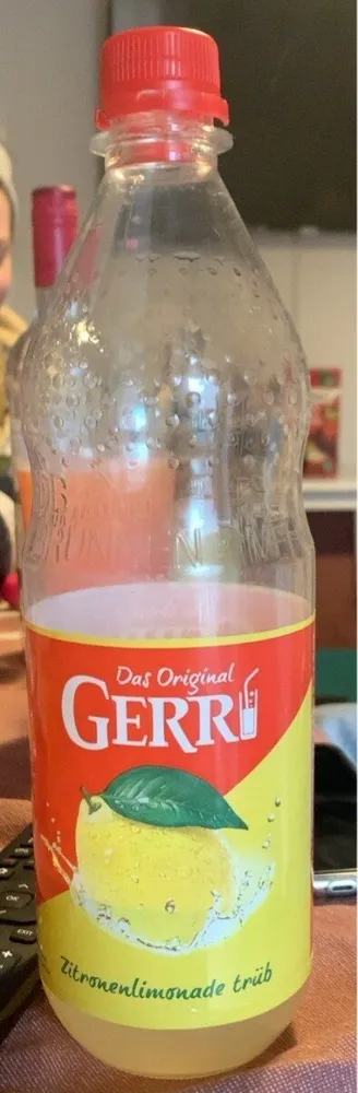 Zitronenlimonade trüb