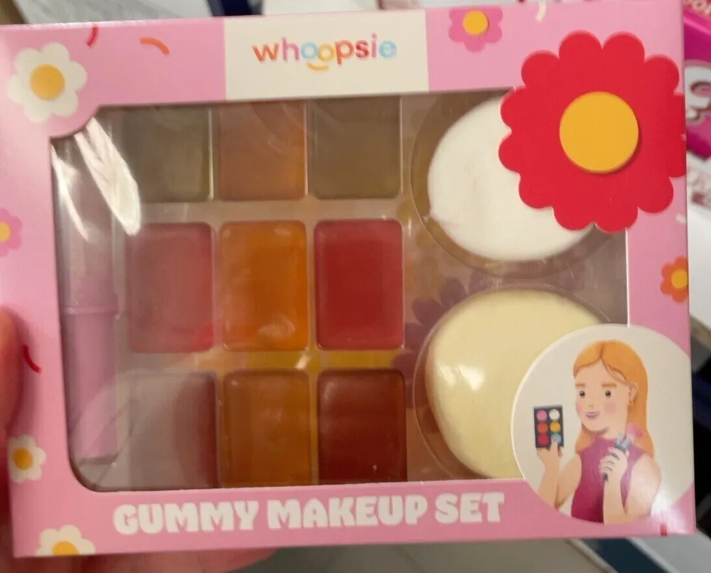 Gummy makeup set