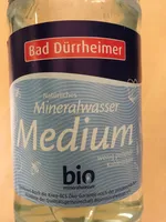 Natürliches Mineralwasser Medium