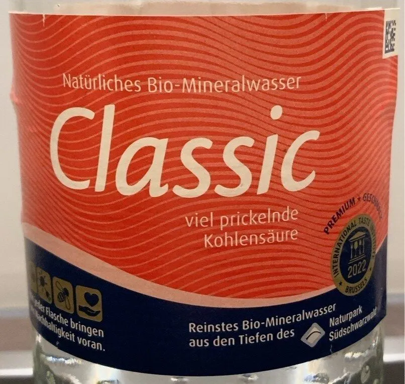 Natürliches Bio-Mineralwasser