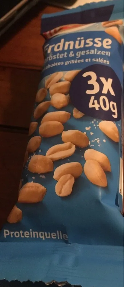 Cacahuètes grillées et salées