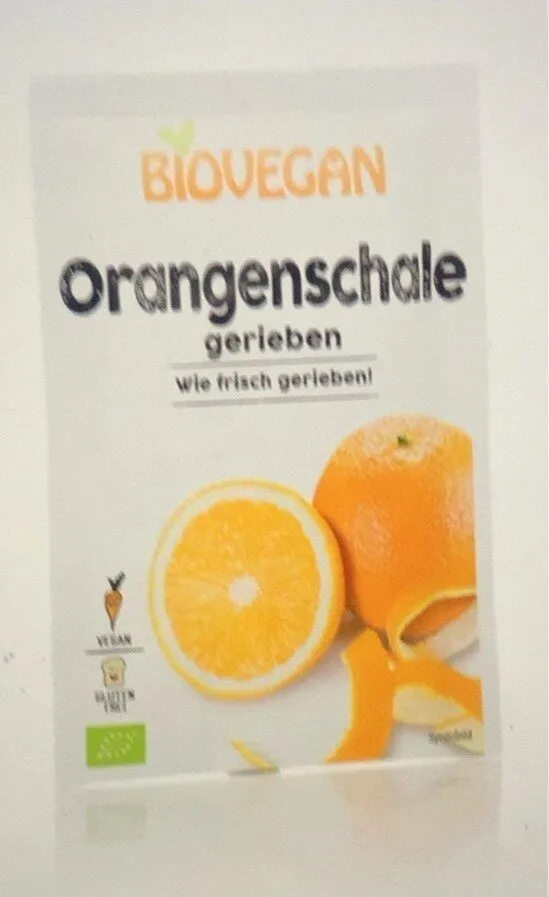 Orangenschale gerieben