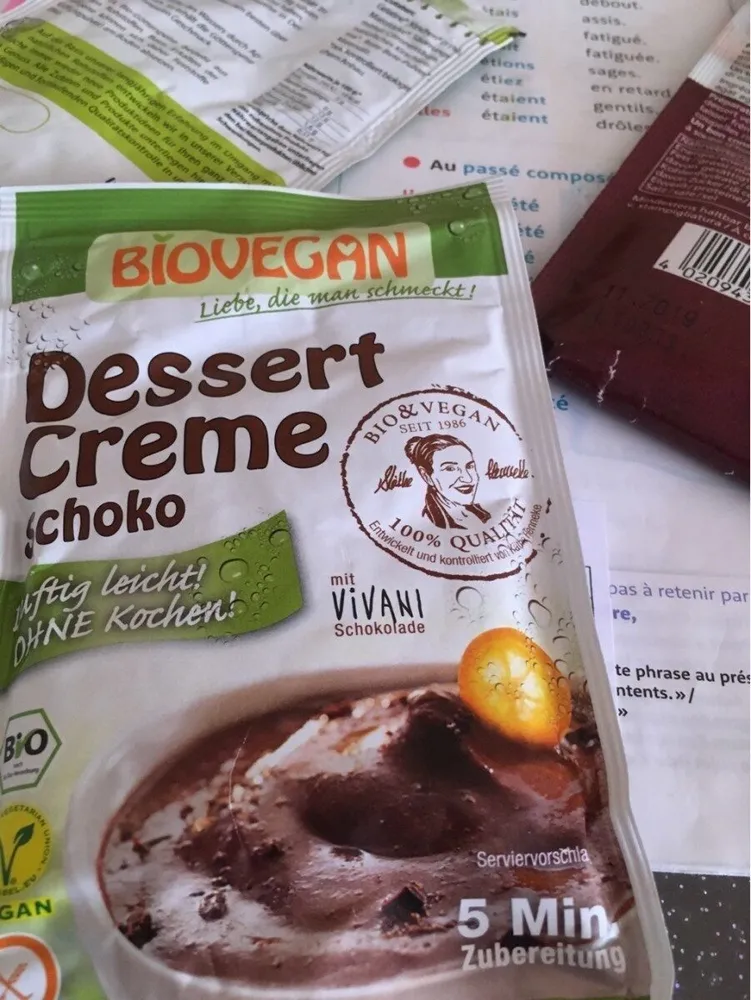 Dessert creme schoko
