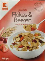 Flakes mit Erdbeeren und Kirschen