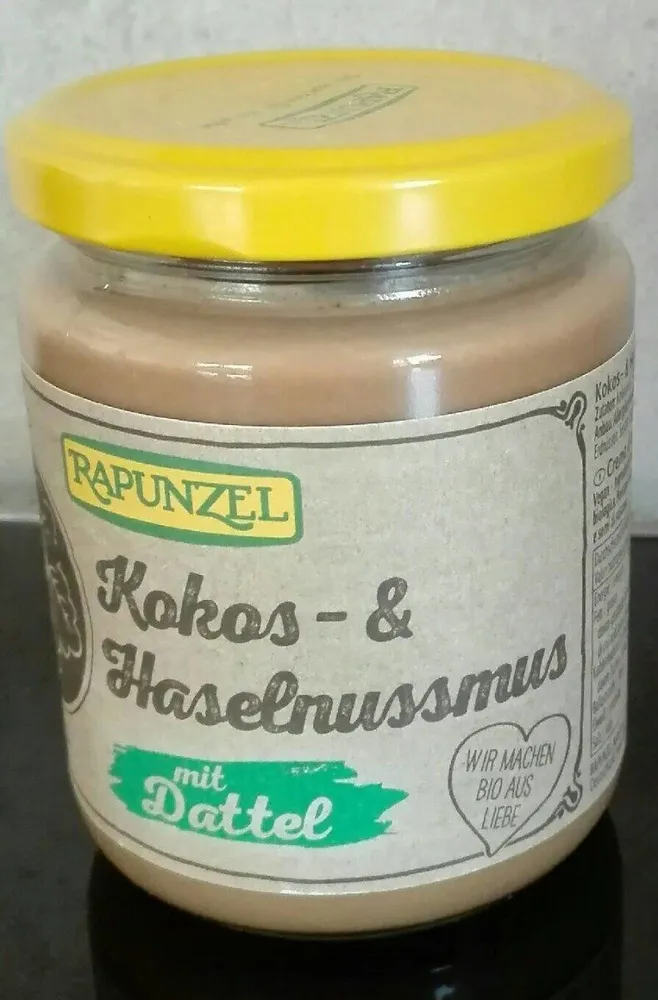 Kokos- & Haselnussmus mit Dattel