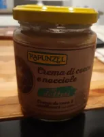 Crema di cocco nocciole e datteri