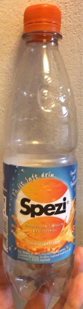 Original Spezi ColaOrange-Limonade mit Koffein. Re
