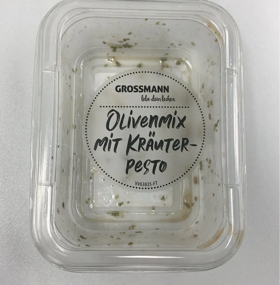 Oliven mit Kräuterpesto