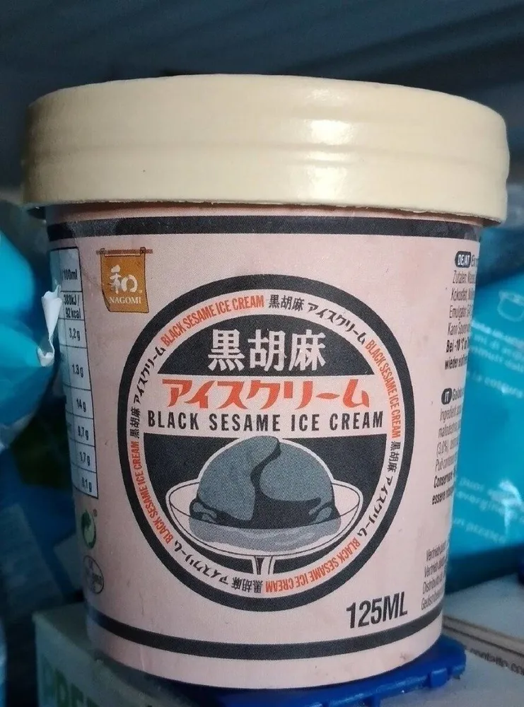 Gelato al sesamo nero