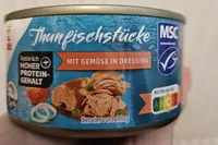 Thunfischstücke mit Gemüse in Dressing