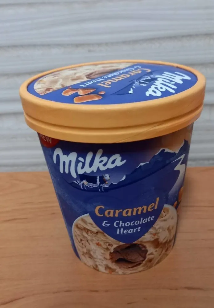 Caramel and chocolate heart